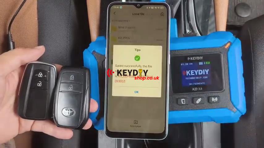 keydiy-kd-x4-renews-2024-toyota-yaris-cross-ncf29a1m-locked-key-5