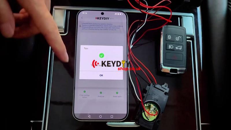 keydiy-kd-x4-add-key-to-2022-range-rover-without-kvm-disassembly-9